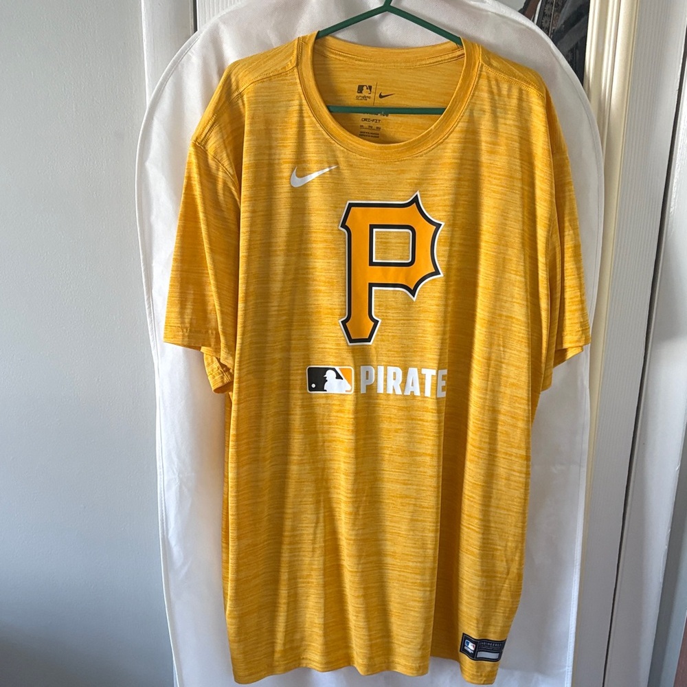 Nike - Pittsburgh Pirates Short Sleeve Tee